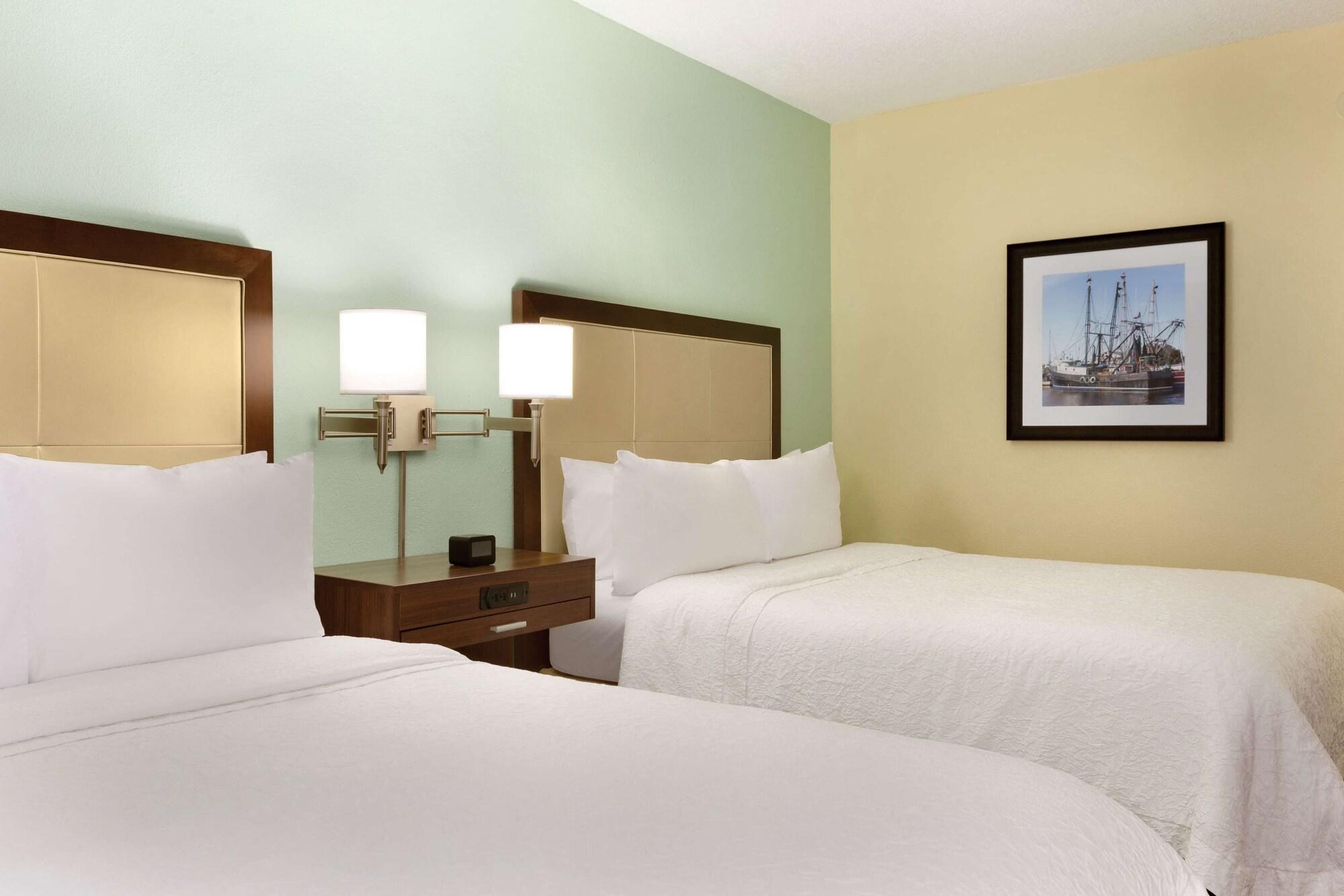 Hampton Inn & Suites Tarpon Springs Exterior photo