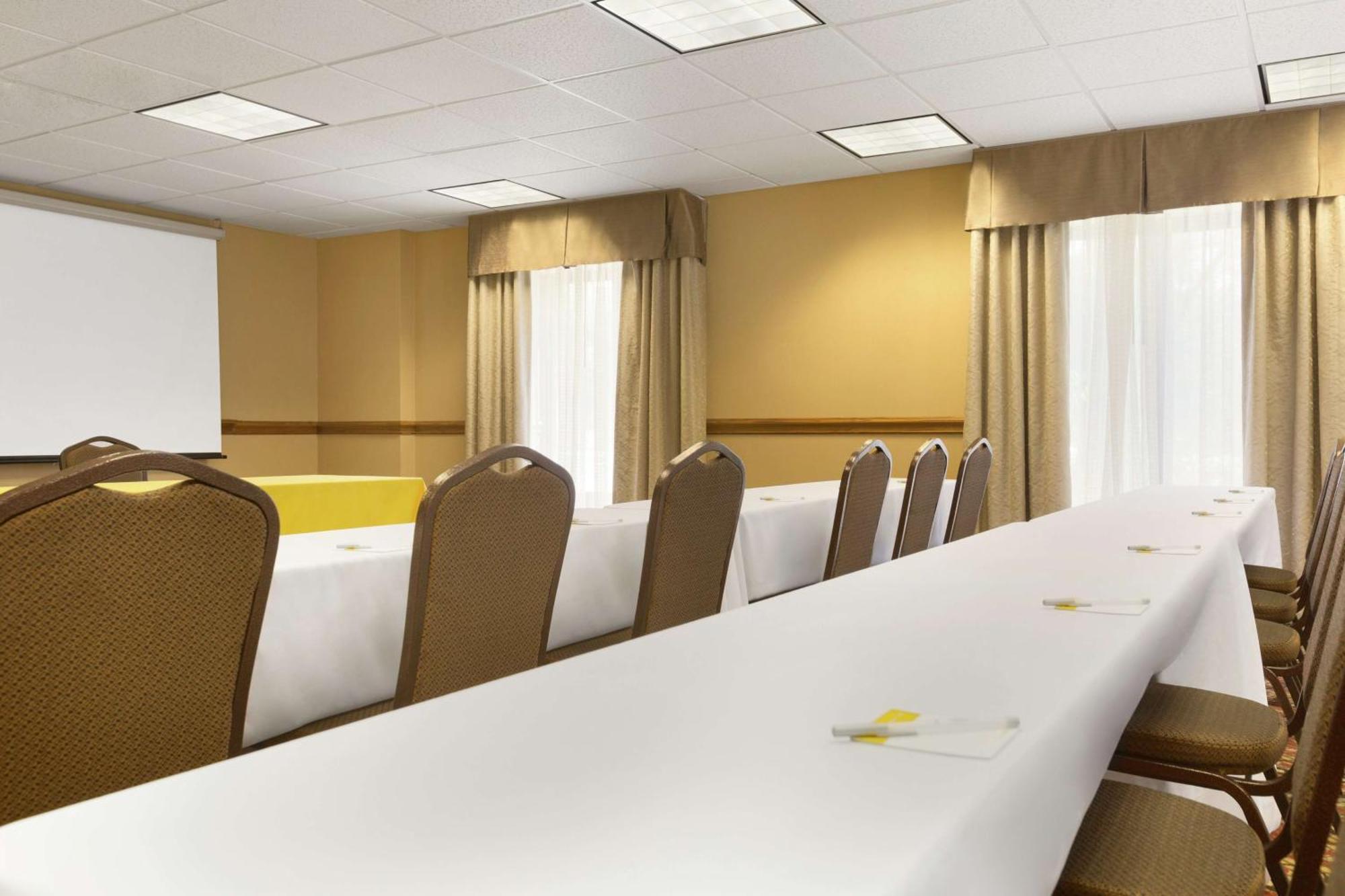 Hampton Inn & Suites Tarpon Springs Exterior photo