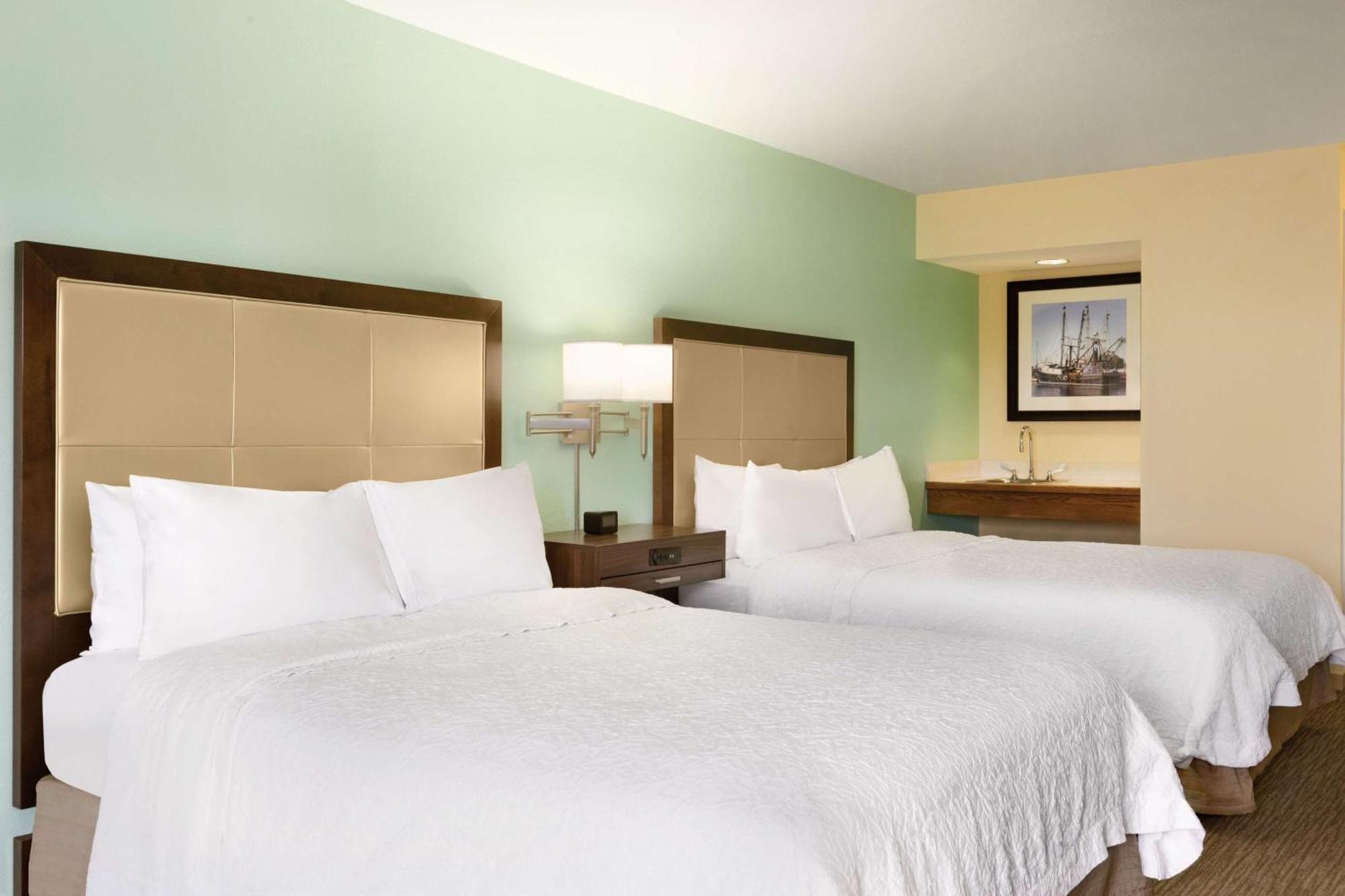 Hampton Inn & Suites Tarpon Springs Exterior photo
