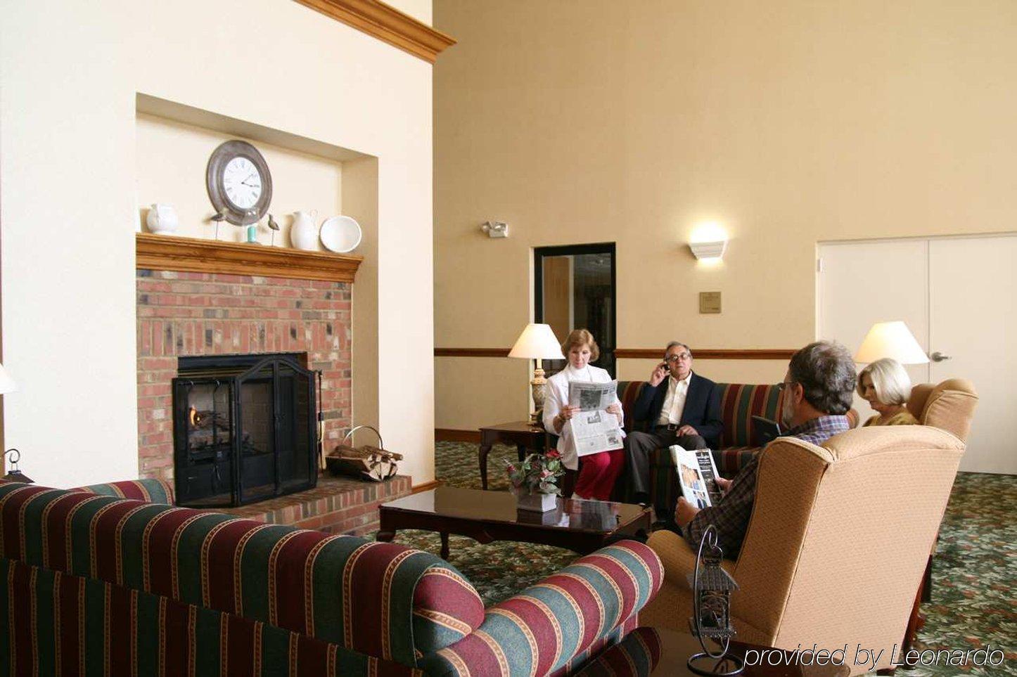 Hampton Inn & Suites Tarpon Springs Interior photo