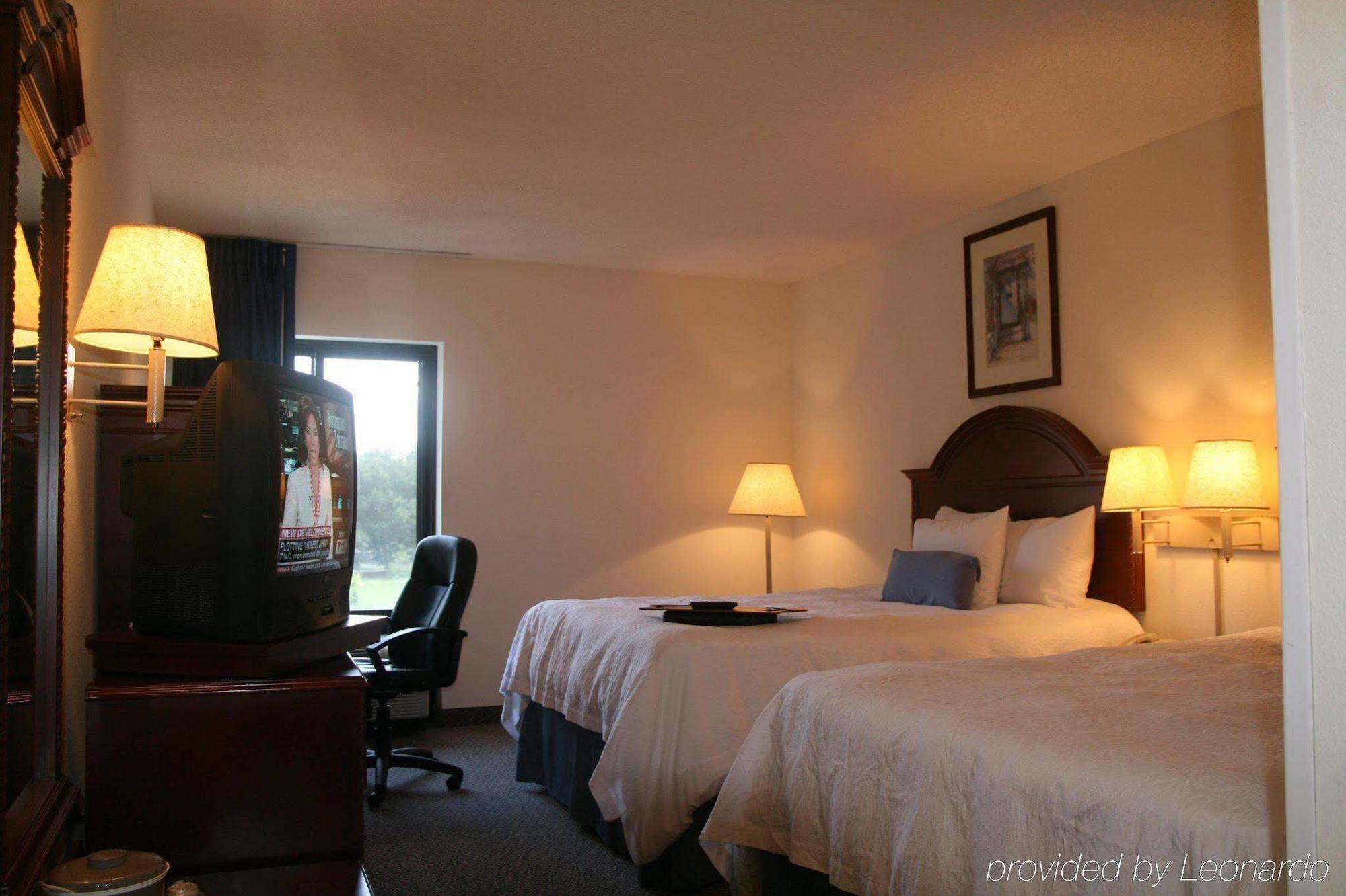 Hampton Inn & Suites Tarpon Springs Exterior photo