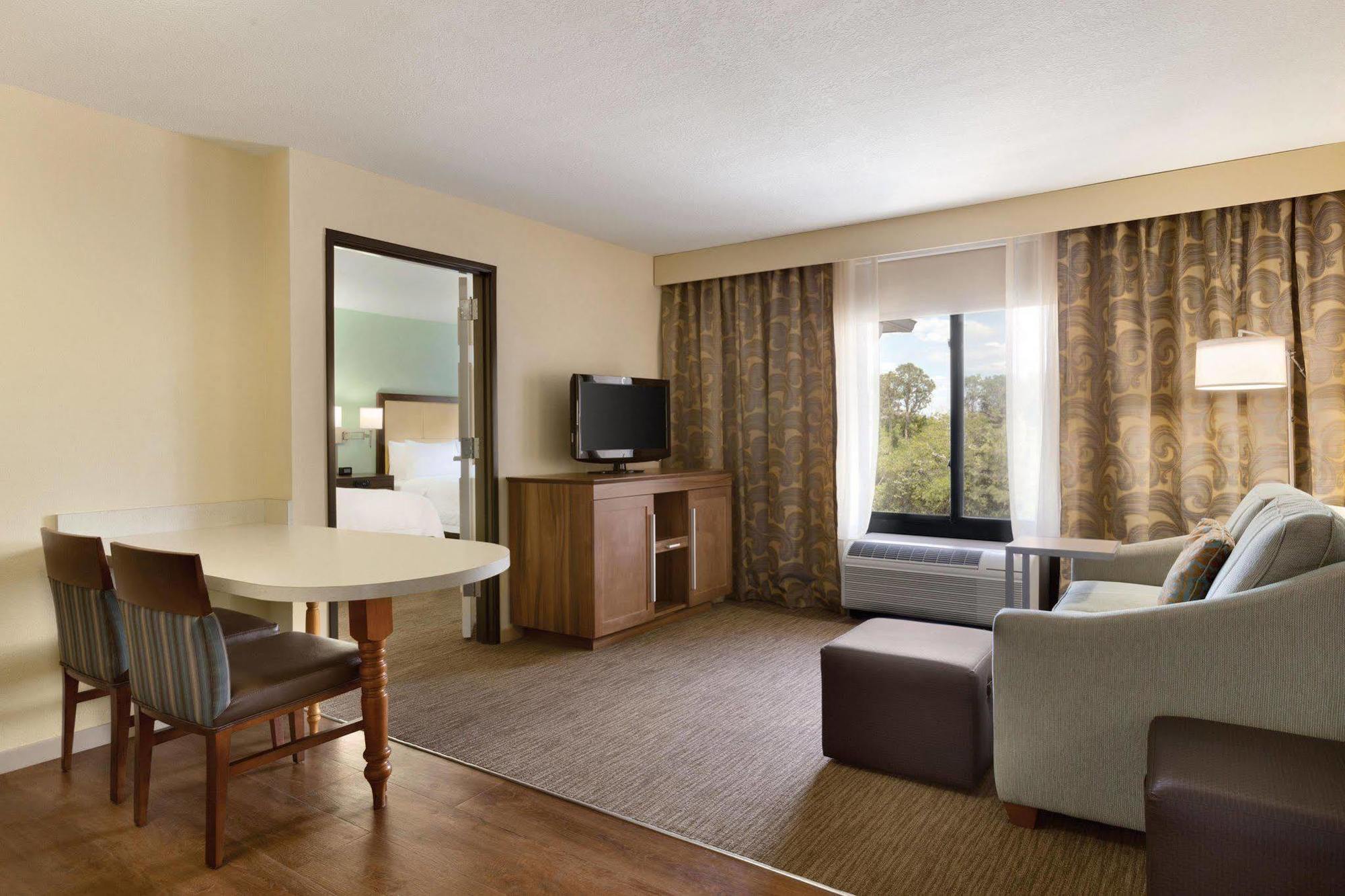 Hampton Inn & Suites Tarpon Springs Exterior photo